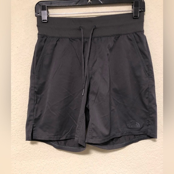 North face shorts size xs dark gray - Picture 1 of 3